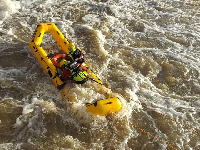 RR5. Self Righting 4.7m (15’4) Rapid Deployment Raft — Northern Diver